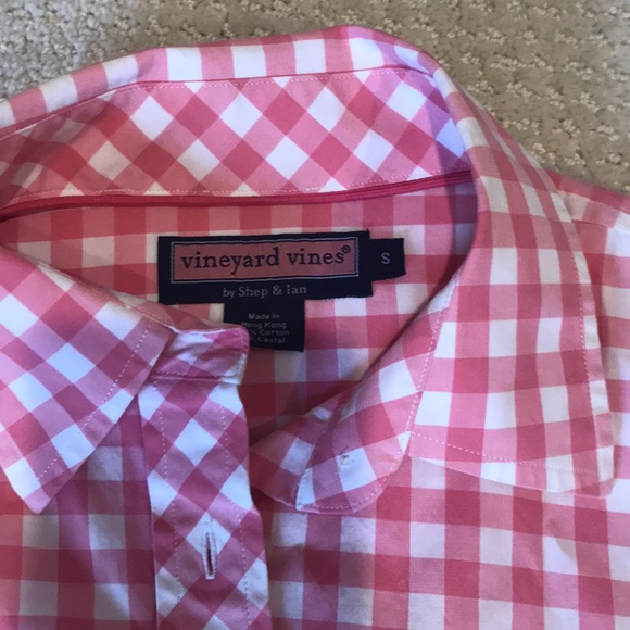 Vineyard Vine button down shirt - Picture 2 of 2
